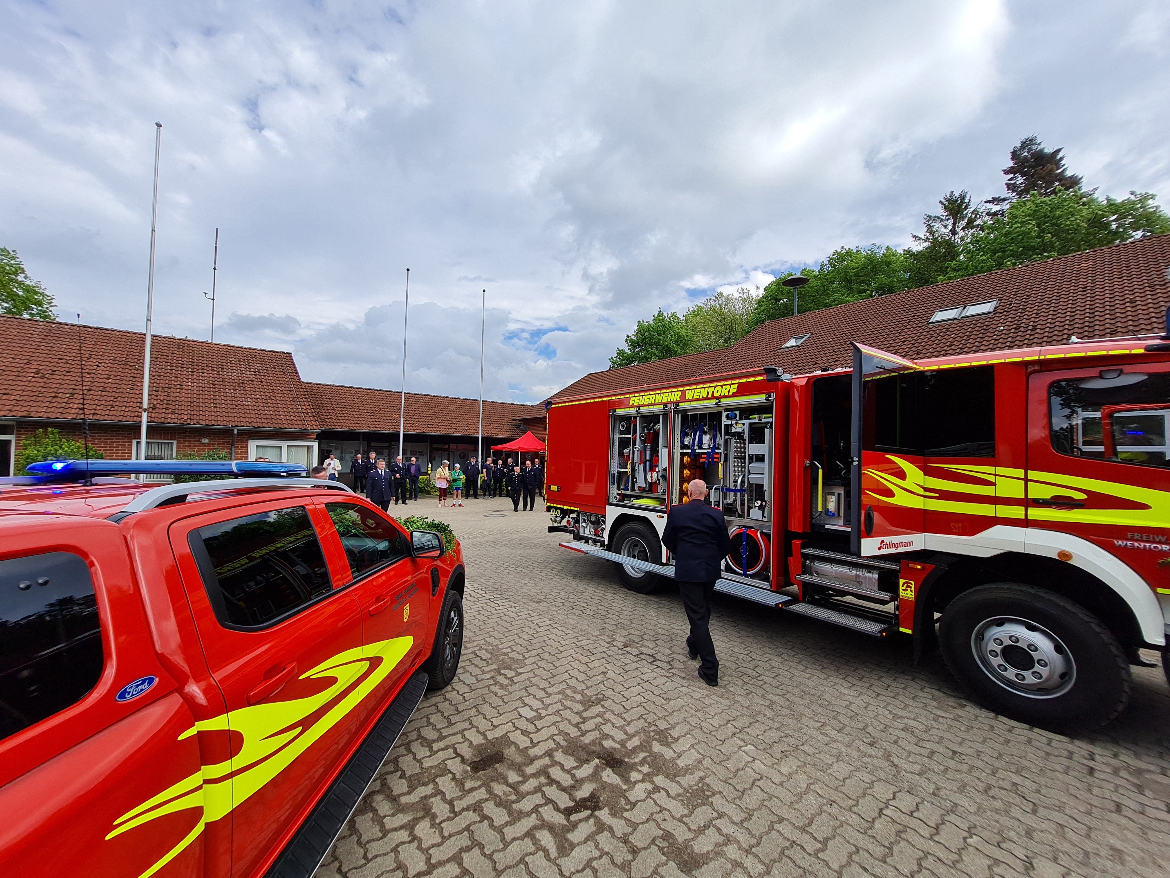 Zwei neue Fahrzeuge für unsere Feuerwehr